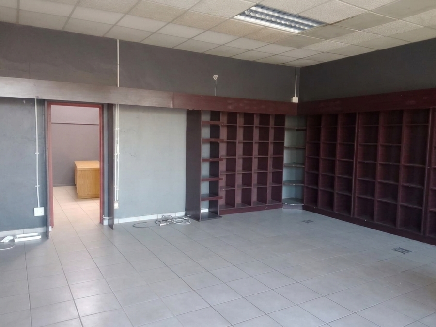 To Let Commercial Property for Rent in Zinniaville North West